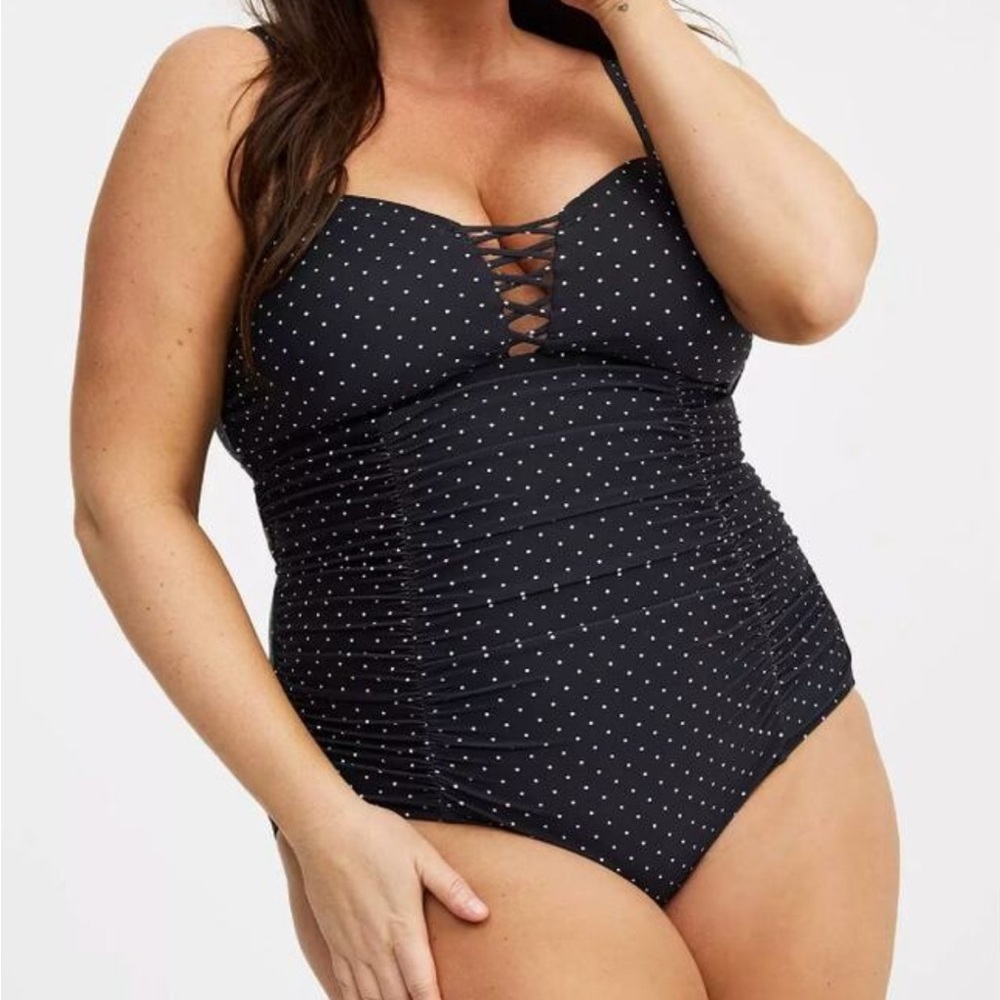 Torrid - Wireless Lattice One-Piece Swimsuit - size 2
